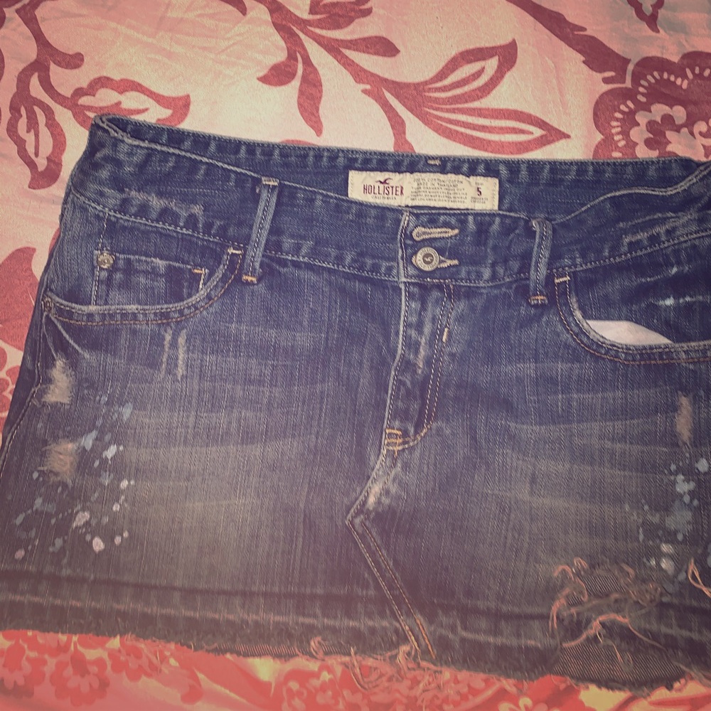ADORABLE HOLLISTER SKIRT BARELY WORN SIZE 5